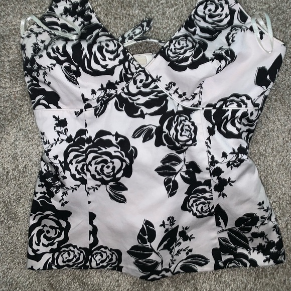 White House Black Market Floral Top w Belt size 4 - Picture 5 of 13